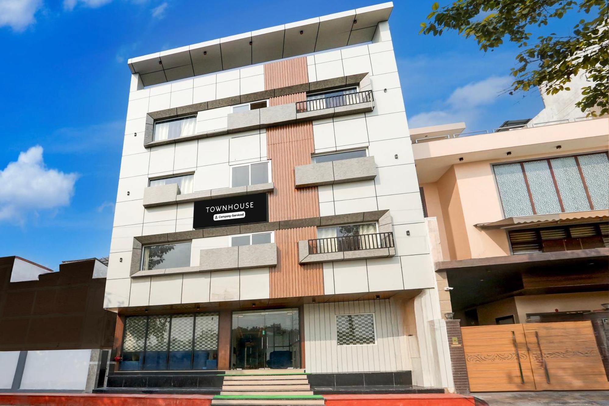 Super Townhouse Taj Nagri Phase 2 Formerly Grand Rivera Tājganj Εξωτερικό φωτογραφία
